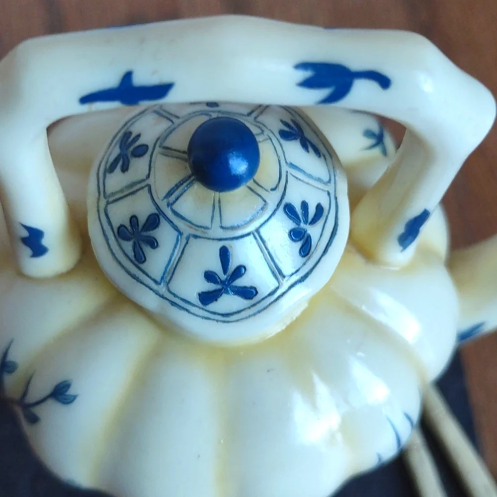Rafterville Sip-Sum-Broo's Teapot Figurine